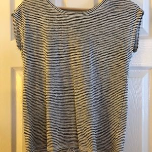 Grey and white striped split back tee